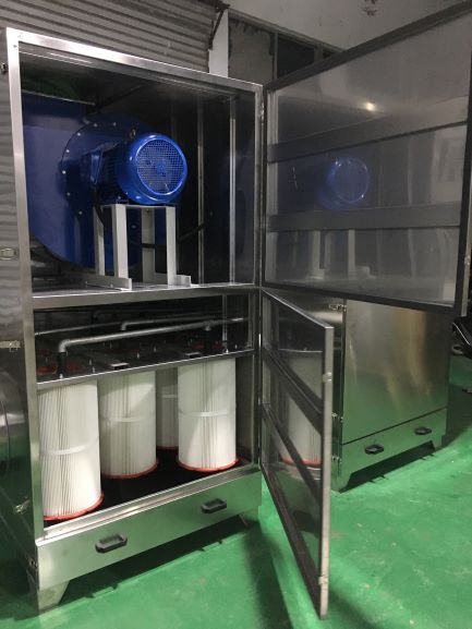 濾筒脈沖除塵器1.JPG 濾筒脈沖除塵器1.JPG